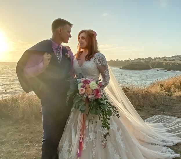 Eric & Amy Battaglia. Desktop Image
